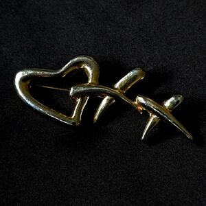 Gold Heart and Xs Brooch Pin